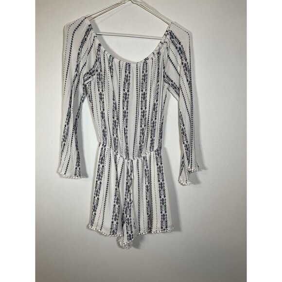 2Bella White Embroidered Long Sleeve Shorts Boho Hippie Fringe Romper Size Small - Picture 1 of 8